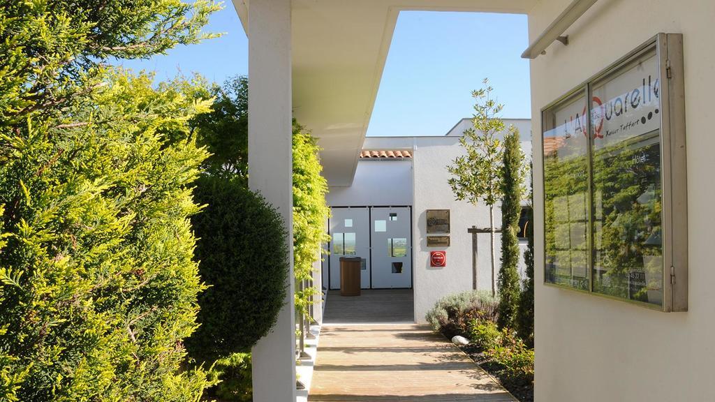 Hotel-Restaurant L'Aquarelle Breuillet  المظهر الخارجي الصورة