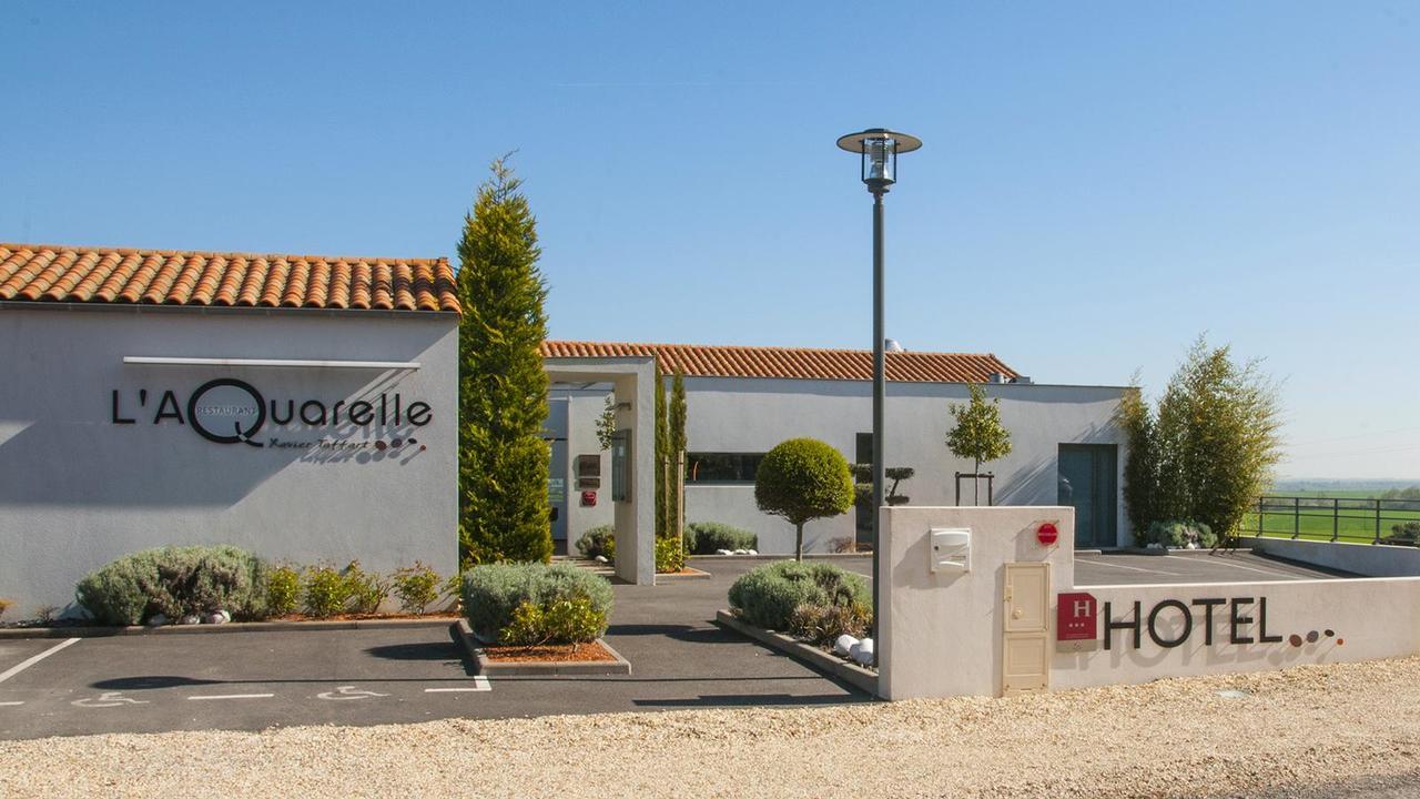 Hotel-Restaurant L'Aquarelle Breuillet  المظهر الخارجي الصورة